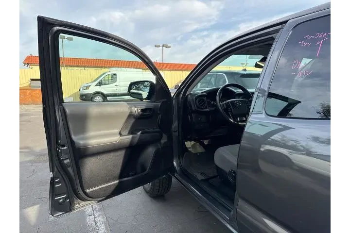 $28325 : Toyota Tacoma 2023 4x2 SR5 4 image 3