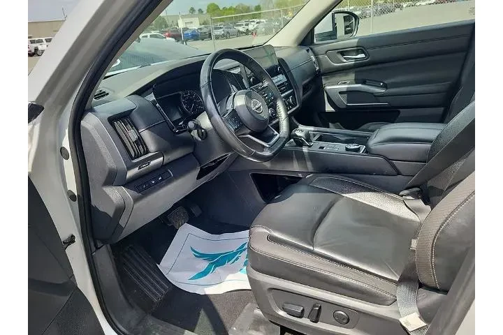 $28050 : Nissan Pathfinder 2023 AWD S image 3