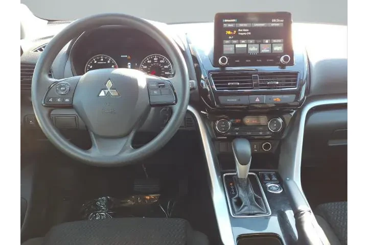 $19989 : Mitsubishi Eclipse Cross 202 image 4