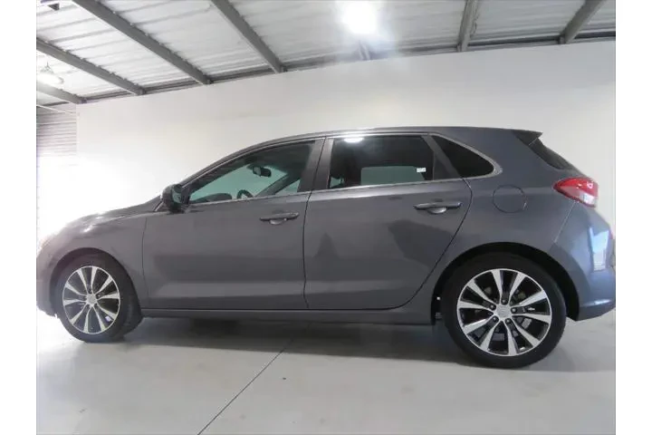 $9947 : Hyundai ELANTRA GT 2018 4dr image 8