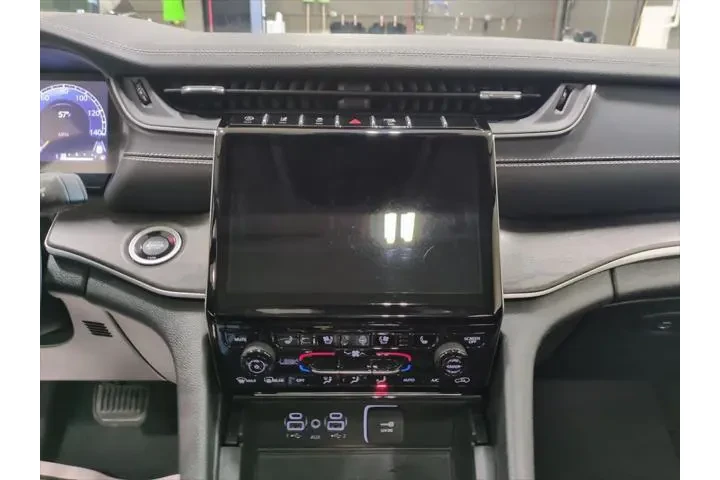 $36719 : Jeep Grand Cherokee L 2024 4 image 9