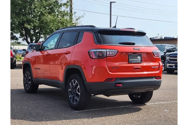 $14752 : 2019 Compass Trailhawk image 9