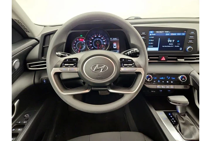 $18998 : Hyundai ELANTRA 2022 SEL 4dr image 10