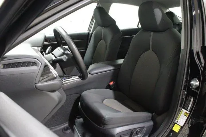 $25989 : Toyota Camry 2024 LE 4dr Sed image 5