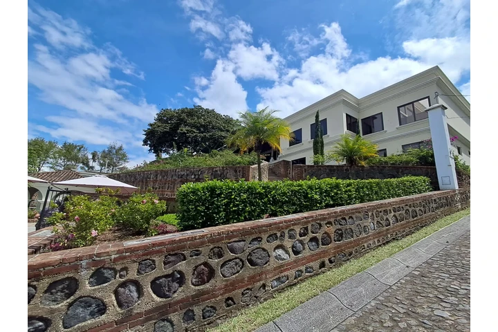 $325000 : VENTAS DE CASA ANTIGUA GUATEMA image 9
