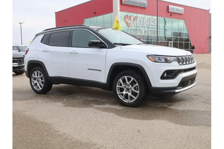 $24277 : Jeep Compass 2025 4x4 Limite image 2
