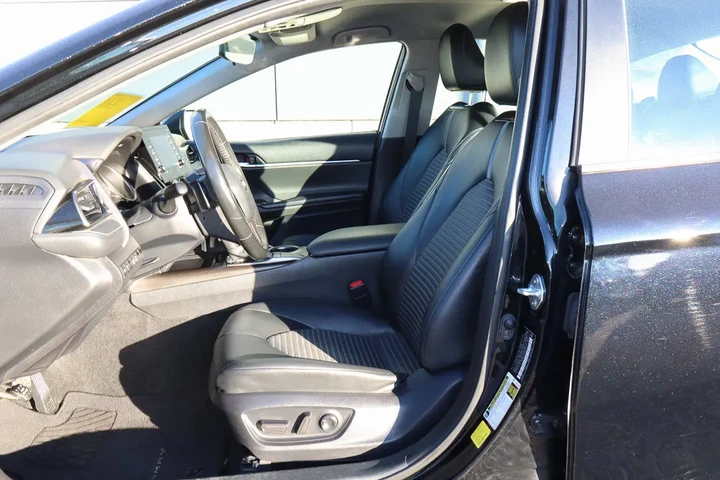 $22488 : 2023 Camry SE Auto image 7