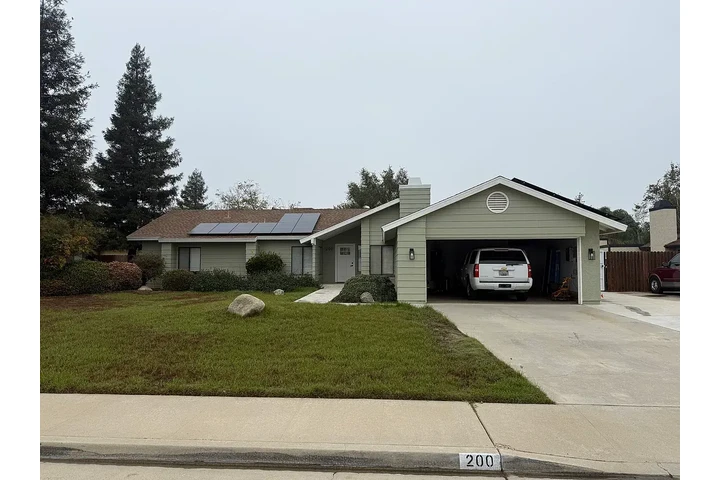 $1400 : Bakersfield Renta image 1