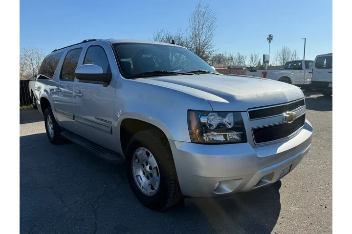 $12500 : Chevrolet Suburban 2014 4x2 image 7