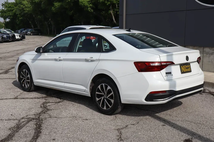 $19187 : 2022 Jetta S Auto image 6