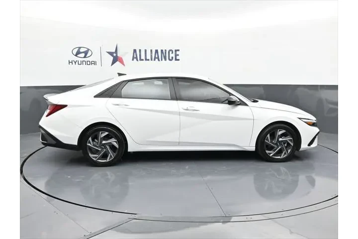 $22639 : Hyundai ELANTRA Hybrid 2025 image 9