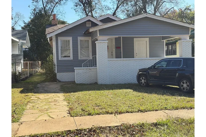$1300 : House fr rent in Birmingham AL image 2