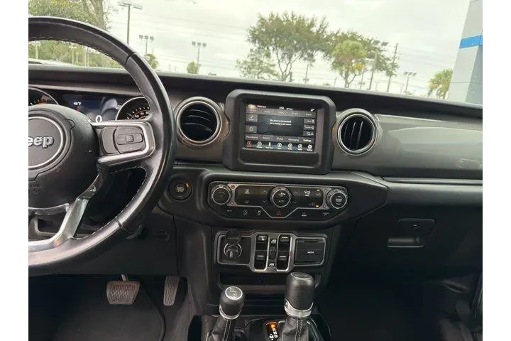 $28699 : Jeep Wrangler Unlimited 2021 image 8