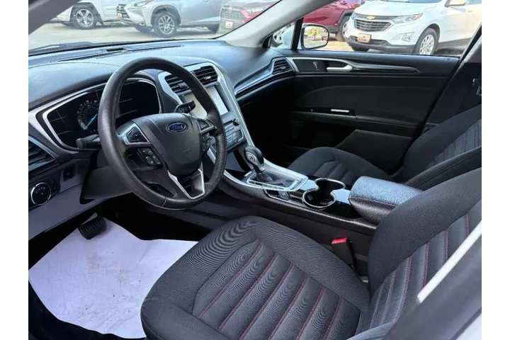 $8950 : 2016 Fusion SE image 9