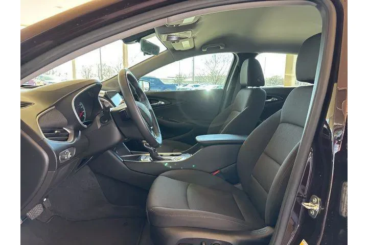 $21998 : Chevrolet Malibu 2021 RS 4dr image 4