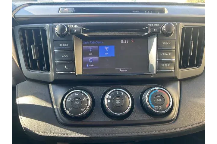 $18995 : Toyota RAV4 2018 LE 4dr SUV image 9