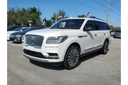 $32990 : Lincoln Navigator 2019 4x4 R thumbnail