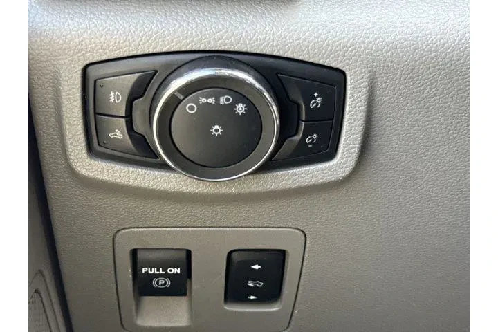 $32944 : Ford F-150 2020 4x4 XLT 4dr image 2