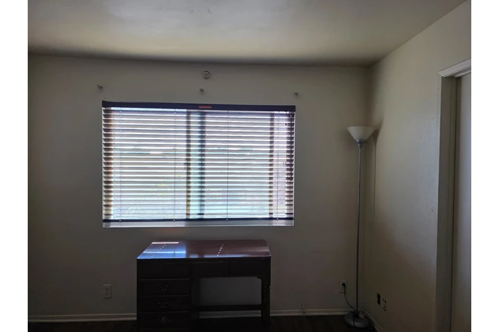 $1100 : Se cuarto con baño image 3