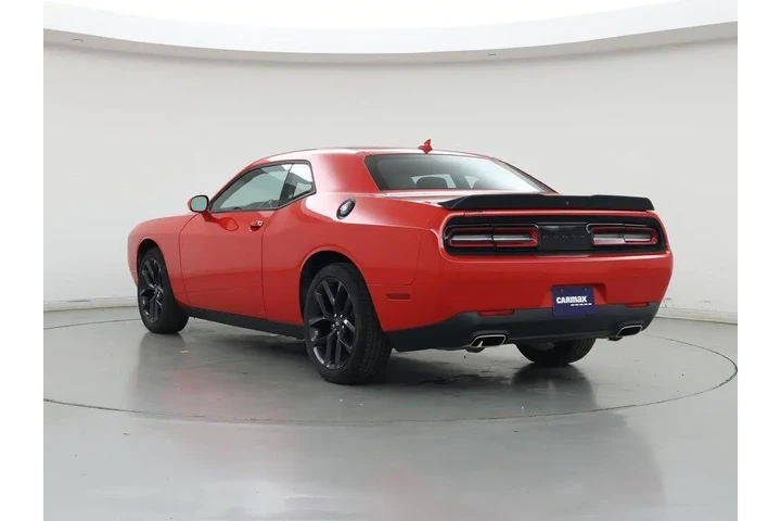 $28998 : Dodge Challenger 2021 SXT 2d image 2
