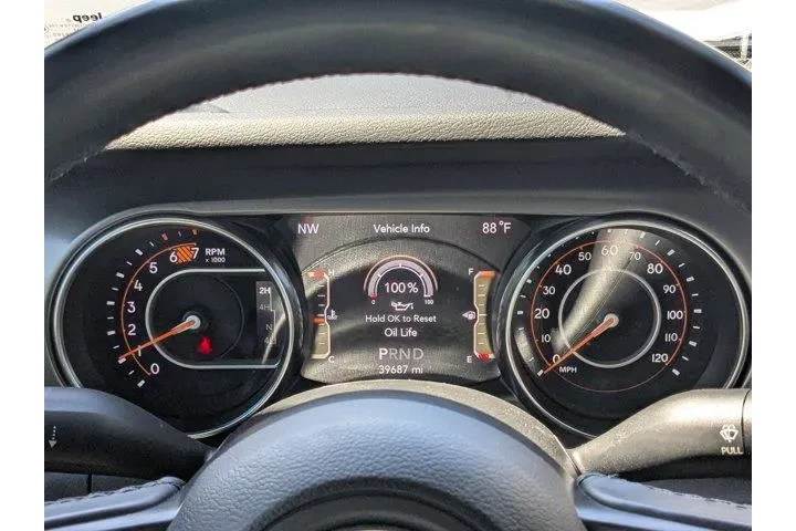 $27988 : Jeep Wrangler Unlimited 2021 image 4