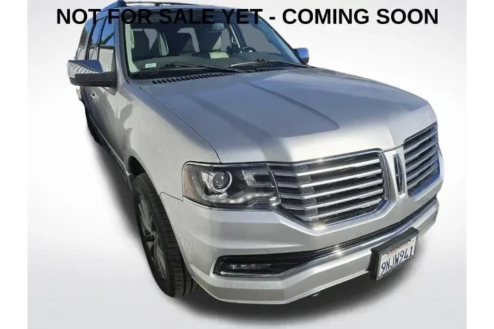 $19800 : Lincoln Navigator 2017 4x2 S image 1