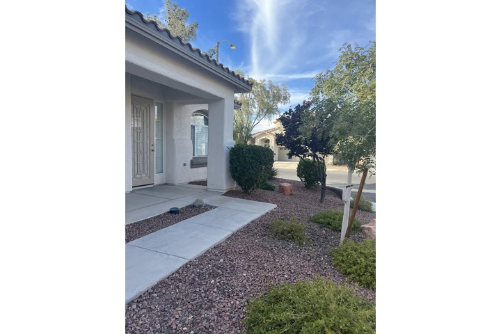 $585 : Lindo cuarto 7 Hills Henderson image 8