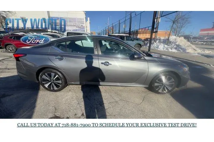 $17088 : Nissan Altima 2021 2.5 SV 4d image 6