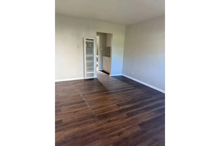 $1975 : ¡APARTAMENTOS EN RIVERSIDE! image 3