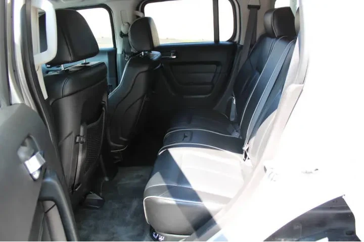2007 HUMMER H3 Luxury image 9