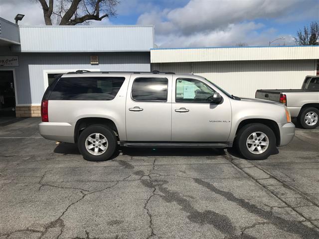 $8999 : 2007 GMC Yukon XL 2WD 4dr 150 image 5