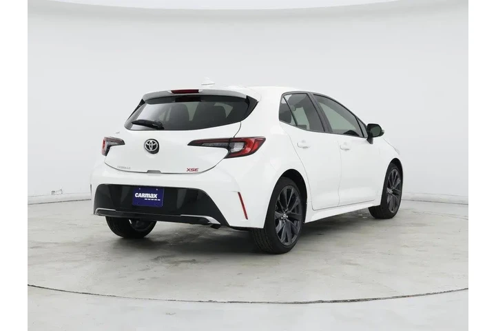 $27998 : Toyota Corolla Hatchback 202 image 8