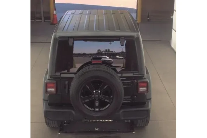 Jeep Wrangler 2023 4x4 Sport image 10