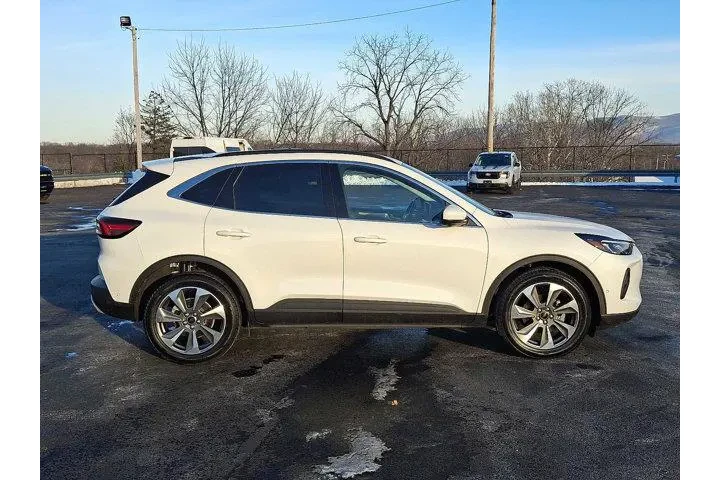 $27200 : Ford Escape Hybrid 2024 AWD image 7