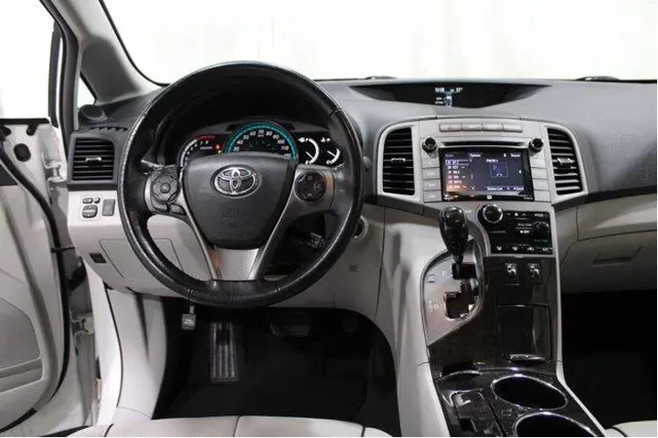 $14982 : Toyota Venza 2015 XLE V6 4dr image 2