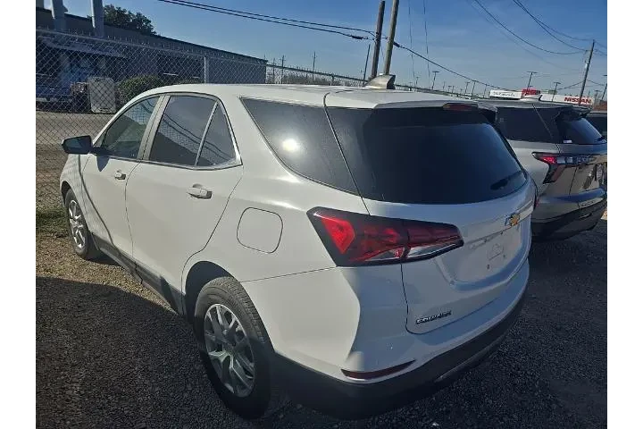 $20215 : Chevrolet Equinox 2023 4x4 L image 2