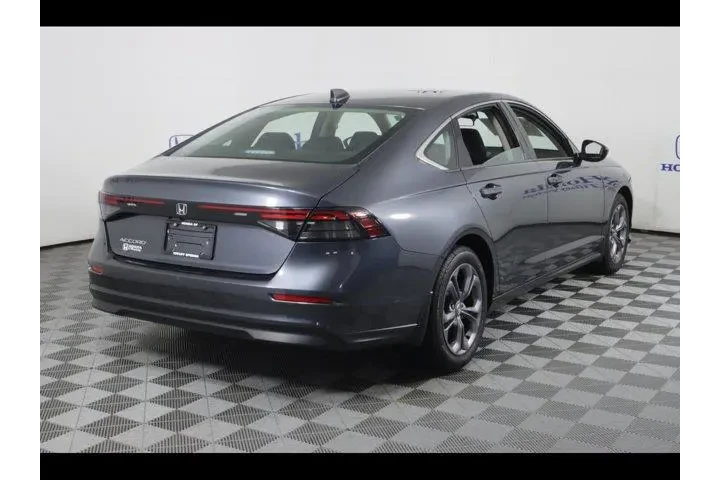 $24875 : Honda Accord 2023 EX 4dr Sed image 7