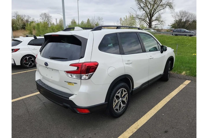 $20799 : Subaru Forester 2020 AWD Pre image 6