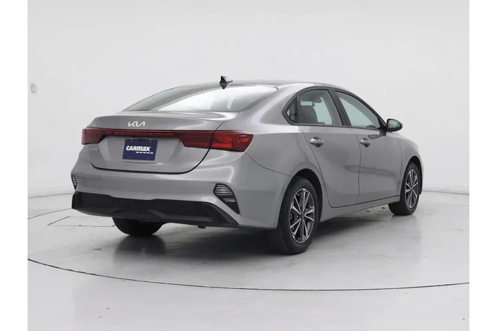 $18998 : Kia Forte 2024 LXS 4dr Sedan image 8