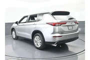 $17996 : Mitsubishi Outlander 2024 ES thumbnail