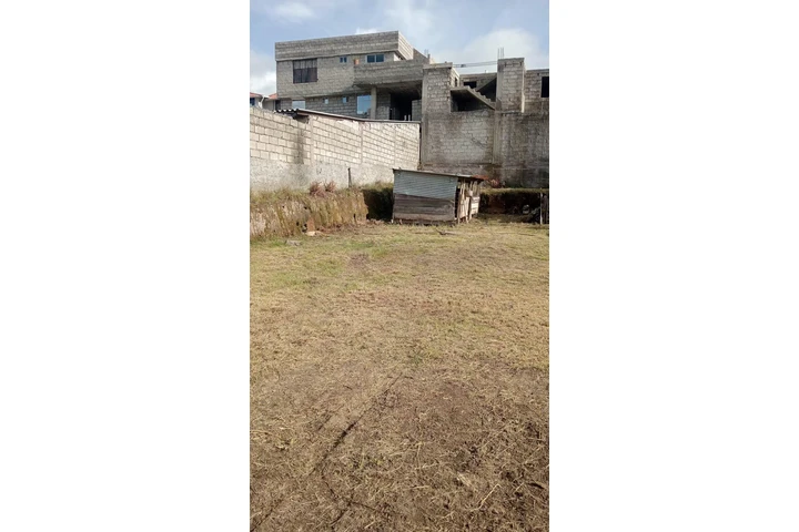 SE VENDE terreno de 300m² image 1