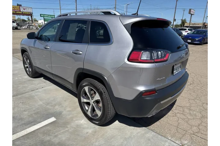 $17999 : 2019 Cherokee Limited image 4