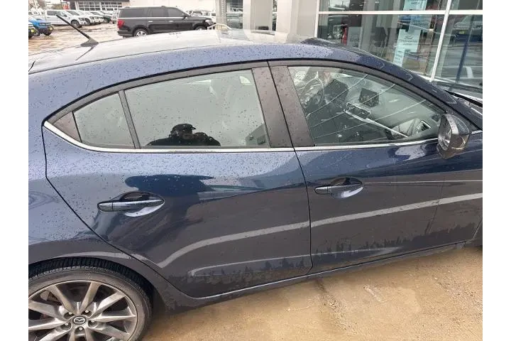 $15995 : Mazda Mazda3 2018 Touring 4d image 2