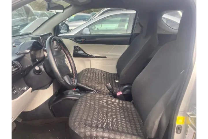 $8990 : 2012 iQ image 8