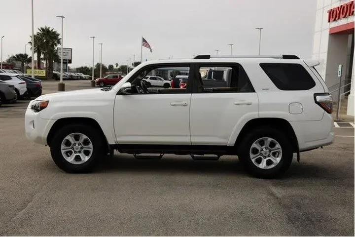 $27928 : Toyota 4Runner 2019 4x2 SR5 image 5