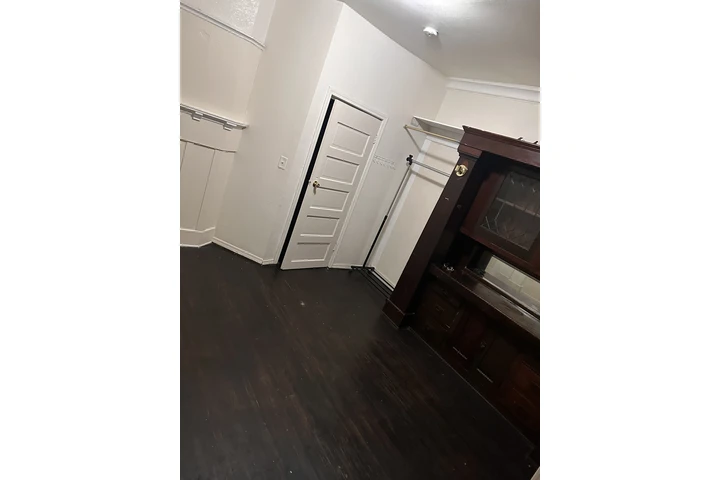 $850 : Rento Cuarto image 3