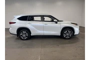 $33437 : Toyota Highlander 2023 AWD X thumbnail