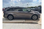 $35491 : Toyota Sienna 2023 LE 8-Pass thumbnail