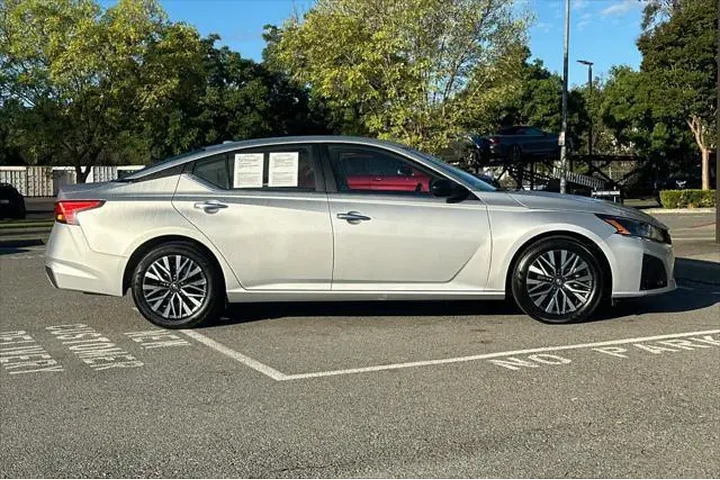 $19490 : Nissan Altima 2024 2.5 SV 4d image 3