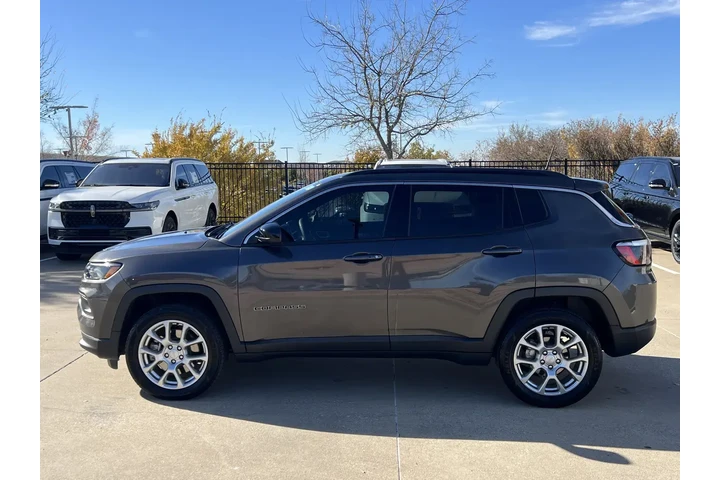 $20953 : Jeep Compass 2023 4x4 Latitu image 4